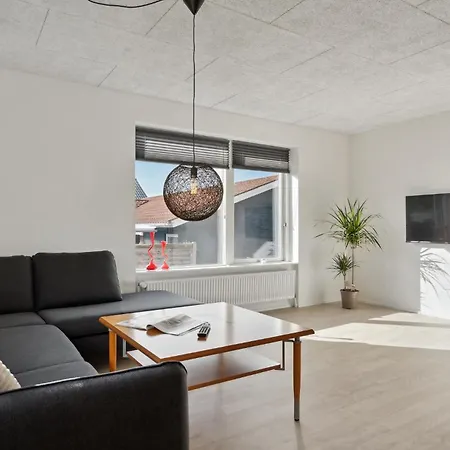 3 Bedroom Cozy In *