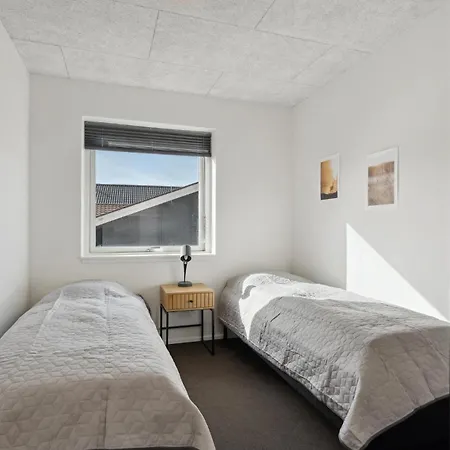 3 Bedroom Cozy In *