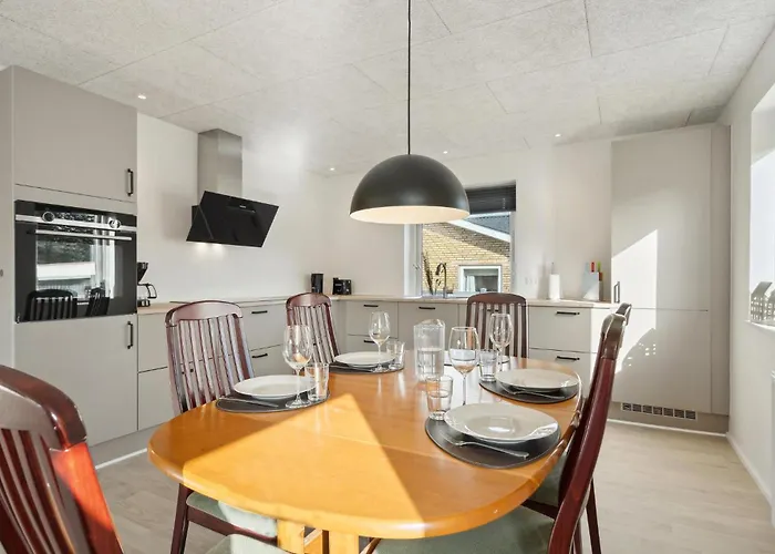 3 Bedroom Cozy In