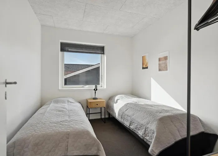 3 Bedroom Cozy In *